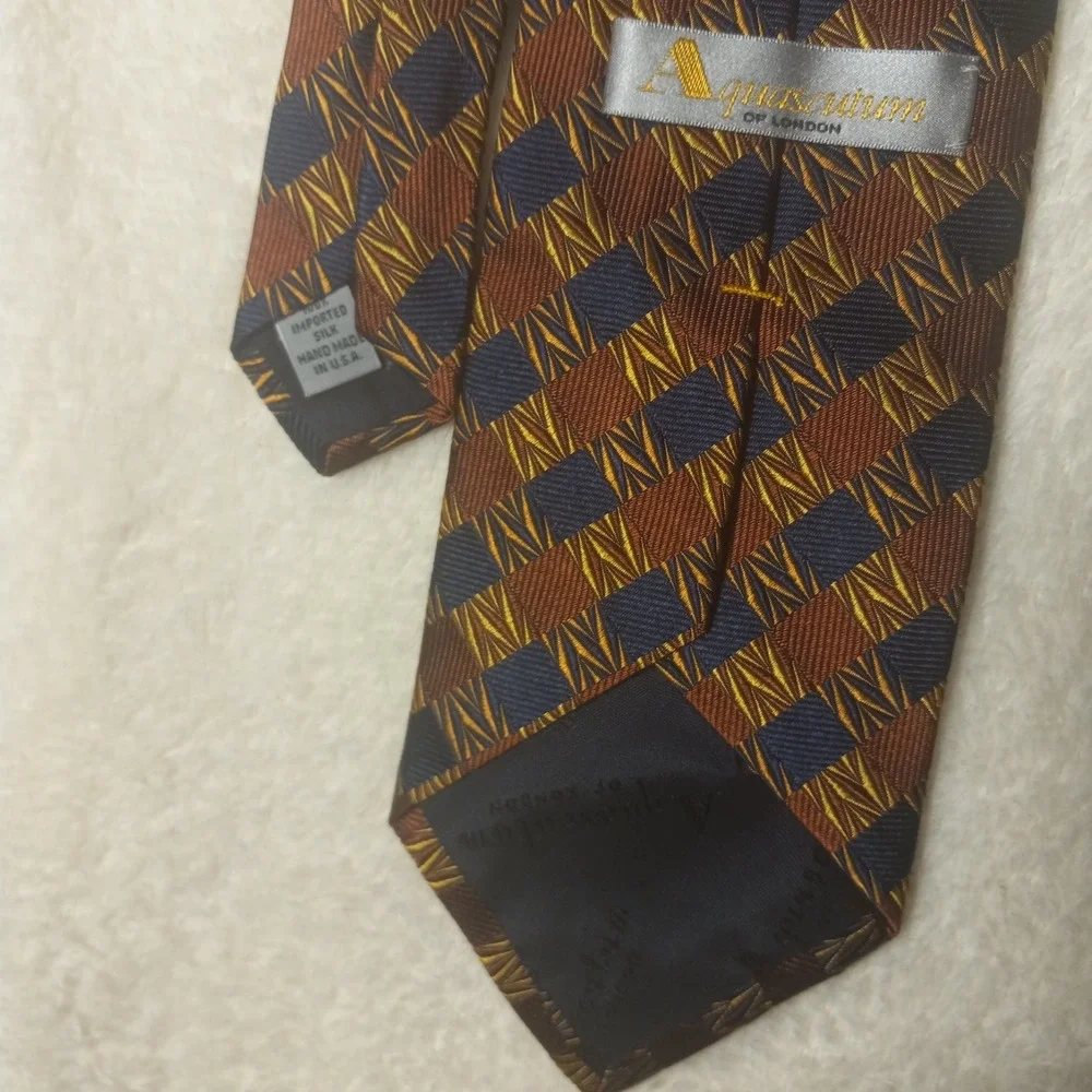 Aquascutum of London Silk Franco's Tie Men's Necktie Made In hand made in USA